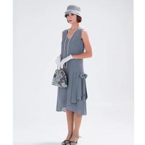 1920er Kleid in Grau mit Drapierung und Schleife, 1920er Mode, Great Gatsby Kleid, Downton Abbey Kleid, High Tea Kleid, graues 1920er Kleid