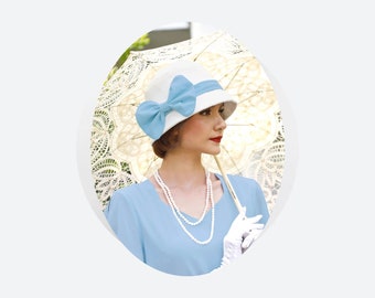 Chapeau Great Gatsby avec coton blanc cassé et mousseline bleu clair, chapeau Downton Abbey, chapeau de thé, chapeau à clapet, chapeau cloche d'été, cloche des années 1920