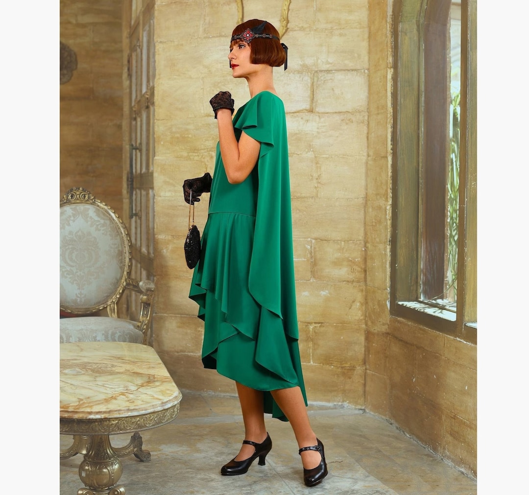 Green 1920s Evening Satin Dress With a Shoulder Train, Green