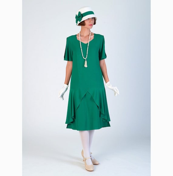 1920s Gatsby dress in green with sweetheart neckline, 1920s flapper dress, green Downton Abbey dress, Lady Mary dress, Charleston dress