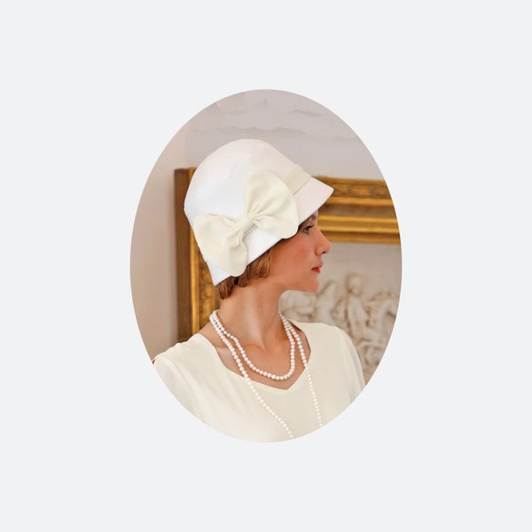 Chapeau cloche des années 1920 en coton blanc cassé et mousseline crème, chapeau Downton Abbey, chapeau pour thé, chapeau à clapet, chapeau cloche d'été, chapeau Great Gatsby