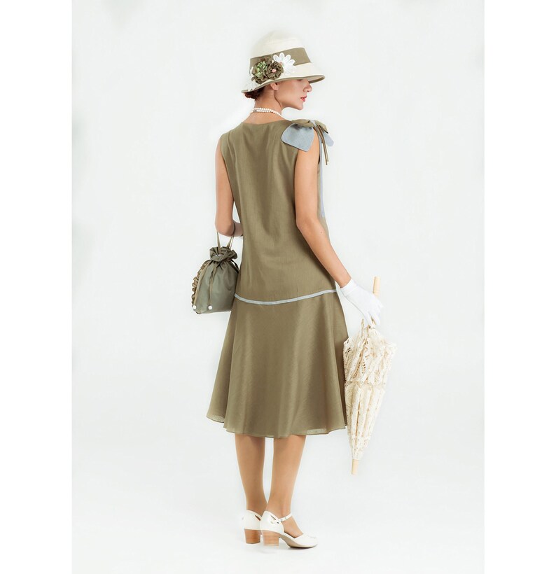Olive green 1920s sleeveless linen day dress, shoulder bow, Gatsby party dress imagen 2