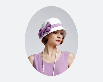 Superbe chapeau Gatsby avec ruban en coton blanc cassé et lavande, chapeau Downton Abbey, chapeau pour thé des années 1920, chapeau à clapet, chapeau cloche des années 1920, chapeau d'été