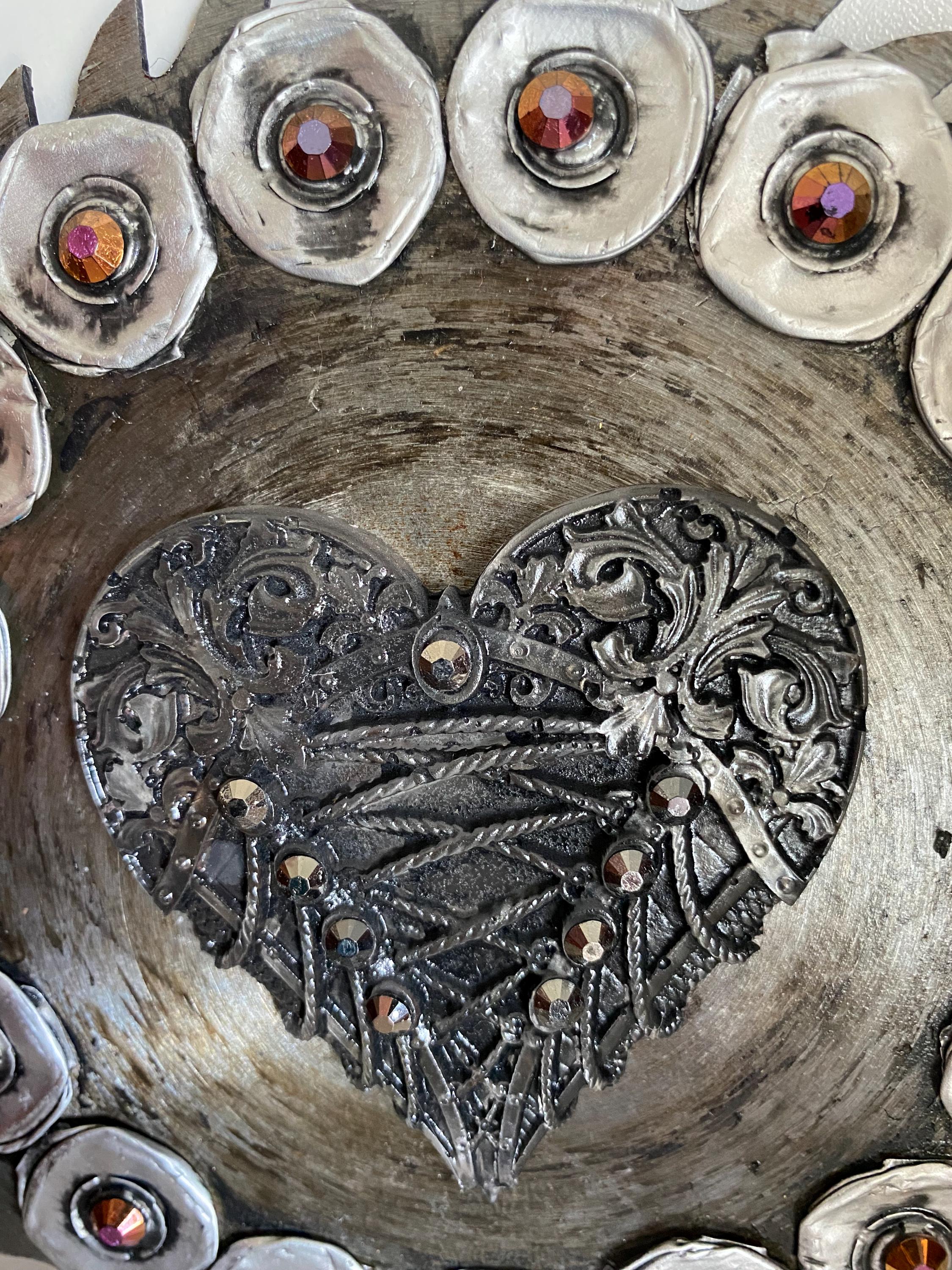 Laced Heart - Recycled Handcrafted Eco-Friendly Décor Rustic Wall Art Unique Home Gift Handmade Upcycled Metal Stone Wreath Studio - Thumbnail 5