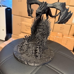 Drache auf dem Eisernen Thron - Game of Thrones