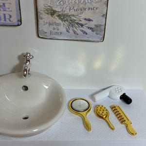 1:12 scale dollhouse hair care, bathroom or  vanity accessories.