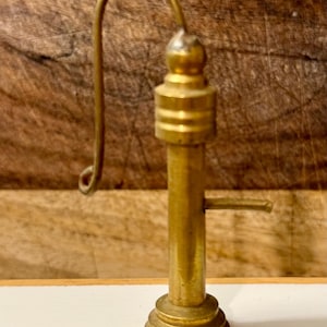 Vintage Collectable 1:12 scale dollhouse solid brass garden water pump, hand pump.