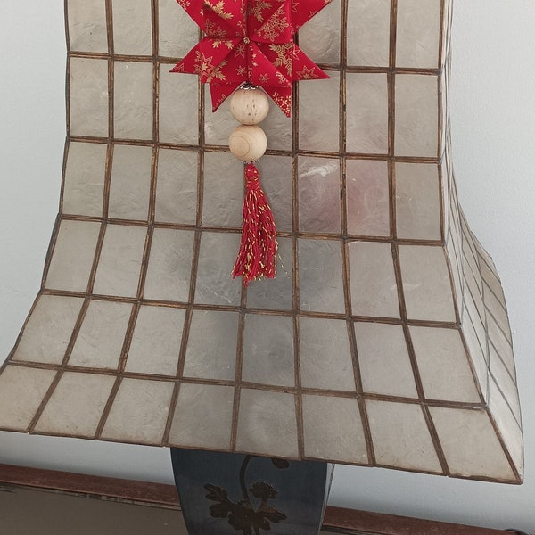 Etoile suspendue en tissu or et rouge, origami