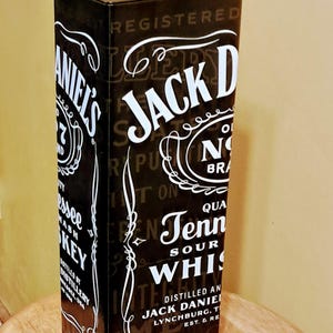 Jack Daniel&#39;s 1.75L old No7 whisky empty Tin black box label limited edition series