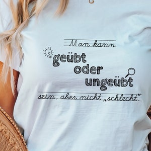 T-Shirt Puoi essere abile o inesperto, ma non cattivo. Insegnante del dono della mentalità di crescita; Studenti di Affermazioni; Maglietta "Grazie insegnante".