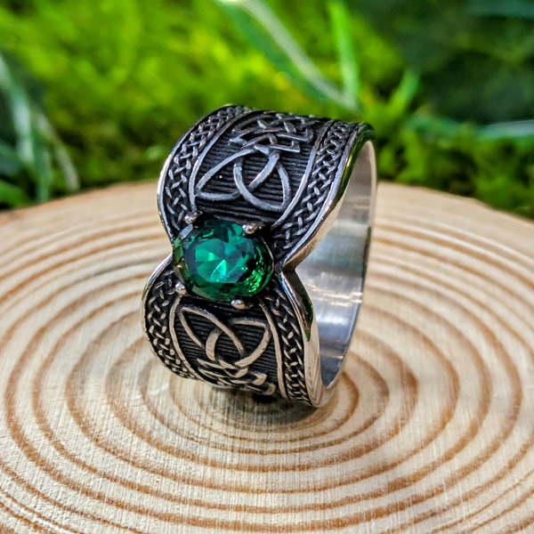 Bague celtic entrelacé emeraude