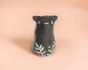 Keramische zout en peper shaker zwarte bloemen kat, Clay & Slay, cadeau voor haar, handbeschilderd, aardewerk, cadeau voor theeliefhebbers, kat schattig beeldje