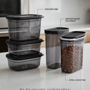 Könnte beinhalten: Rustikales Holzschild mit dem Text "Welcome to our home" in weißen Buchstaben. Das Schild hat eine Used-Optik und ein schlichtes, einladendes Design, perfekt für eine Veranda oder einen Eingangsbereich.