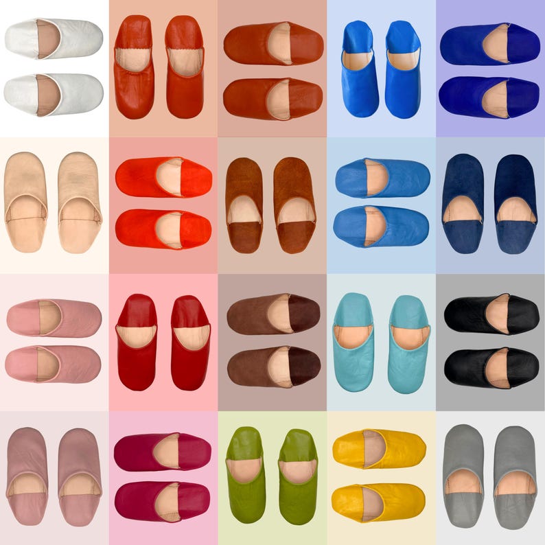 Puede incluir: Veinte pares de zapatillas de cuero en varios colores, incluyendo blanco, rojo, marr&oacute;n, azul, negro, rosa, morado, verde, amarillo y gris. Las zapatillas est&aacute;n dispuestas en cuatro filas de cinco pares cada una.