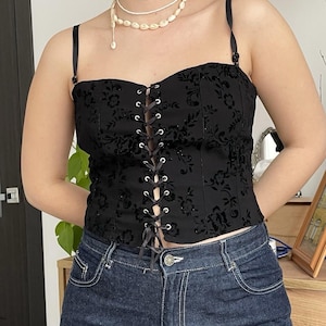 新品タグ付き♡Ribbon chain lace up corset tops Lace up Top in Black Ribbon Tie up Corset Style Shirt on