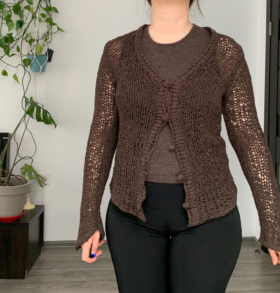 Vintage Brown Fishnet Crochet Knit Buttoned Up Cardigan —S size, foto 2 di 5