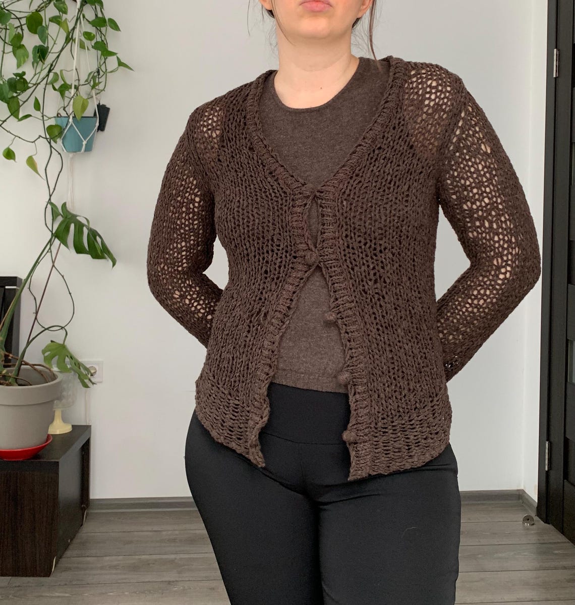 Vintage Brown Fishnet Crochet Knit Buttoned Up Cardigan —S size, foto 3 di 5