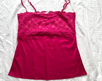Vintage 2000er Jahre Camis aus Satin mit Spitzenbesatz – Größen M-L
