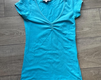 Vintage Clockhouse Baby-T-Shirt in Türkisblau mit V-Ausschnitt – Größe S