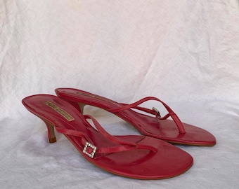 Buffalo London Pink Leather Kitten Heels — Vintage Rhinestone Thong Sandals — US 8 / EU 39