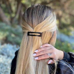 Pinza rectangular Juliette, de acetato de celulosa, 12 cm. El mejor accesorio para cabello fino. Un regalo perfecto y asequible.