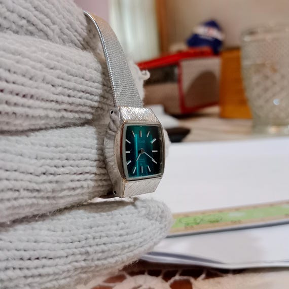 Vintage Womens Seiko Special 23 Jewels Wind-up Emerald Green Dial