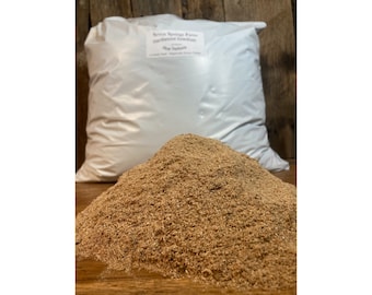 Seven Springs Farm - 10lb All Natural Hardwood Sawdust - FINE Texture Sifted - Chemical Free Hardwood Timber - 10 Pounds