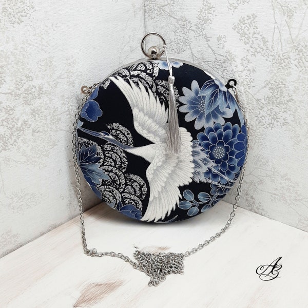 Sac à main pochette ronde avec monture argentée et tissu japonais, sac de fête.