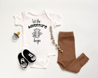 Laat het avontuur beginnen Baby Onesie, Baby Aankondiging, Gaming Dice Onesie, Zwangerschap Aankondiging, D&D, Ziekenhuis Outfit, Baby Shower Cadeau