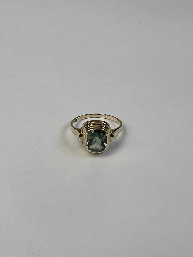 Vintage Ring Echtgold mit grünem Edelstein Bild 1