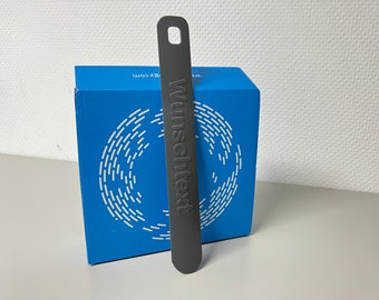 Personalisierter Schuhlöffel aus 3D-Druck mit individuellem Text auf der Rückseite