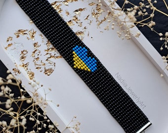 Armband mit blau-gelbem Herz