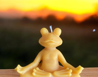 Yoga Frog - Candle made from organic beeswax