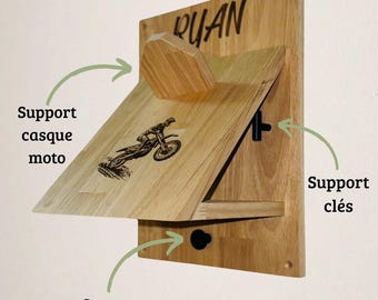 Support casque de moto personnalisé en bois, cadeau idéal pour motard(e).