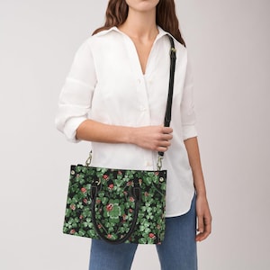 Sac fourre-tout boîte trèfle porte-bonheur, sac à main coccinelle, sac à main de la Saint-Patrick, sac femme trèfle floral, sac à bandoulière bohème Cottagecore, cadeau porte-bonheur