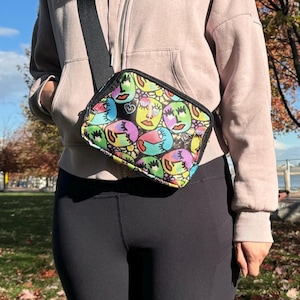 Funky Belt Bag, dziwna torba na klatkę piersiową, surrealistyczny styl pop-artu, oryginalna saszetka biodrowa, dziwaczna modna saszetka biodrowa, ekscentryczny styl, dziwny pomysł na prezent