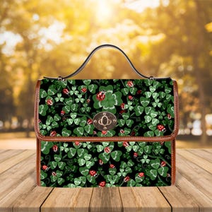Sac à main porte-bonheur trèfle, sac à main pour femme coccinelle, sac pour la Saint-Patrick, sacoche bohème florale, accessoire cottagecore fantaisiste, cadeau insolite pour elle