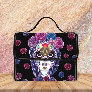 Bolso de mano del Día de los Muertos, bolso de mujer con calaveras florales, bolso de arte popular mexicano, cartera con calaveras, regalo de diseño único para ella, bolso con calaveras góticas