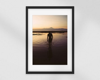 Photographie d'un homme lors d'un coucher de soleil sur une plage à Sumbawa, Tirage photo professionnelle, Impression photo de qualité musée