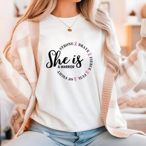 Câncer de Mama Rosa Svg, Ela é Guerreira Svg, Ela é Forte, Corajosa, Feroz e Cheia de Luta Svg, Conscientização Svg, Câncer de Mama, Download Instantâneo