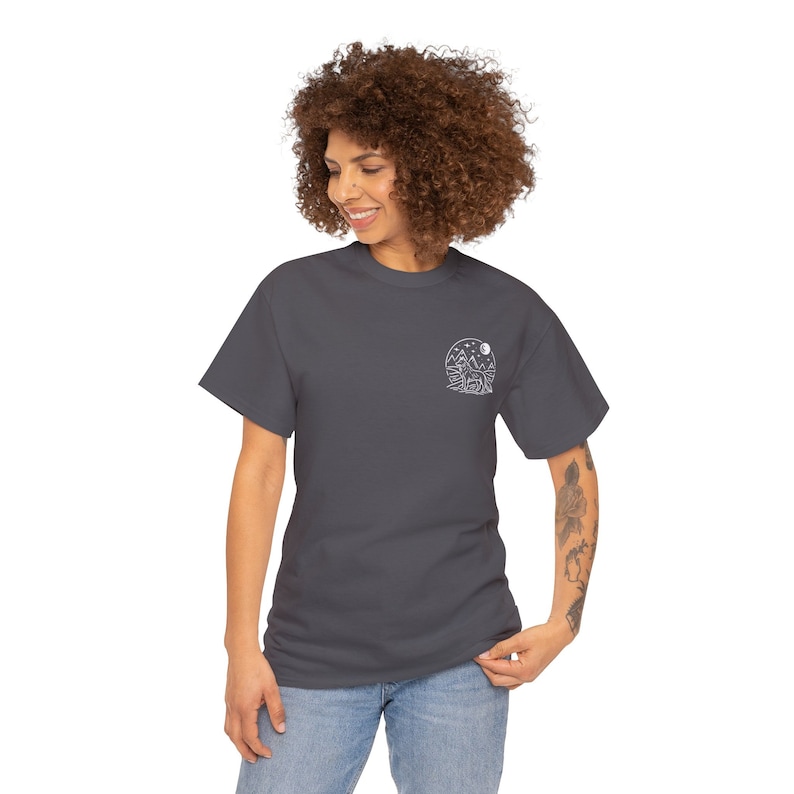 Camiseta unisex de algodón pesado, camisa de lobo, camisa amante del lobo, camisa de la luna del lobo, camisa de las montañas del lobo, camisa camper, camisa de camping del lobo, naturaleza del lobo imagen 10