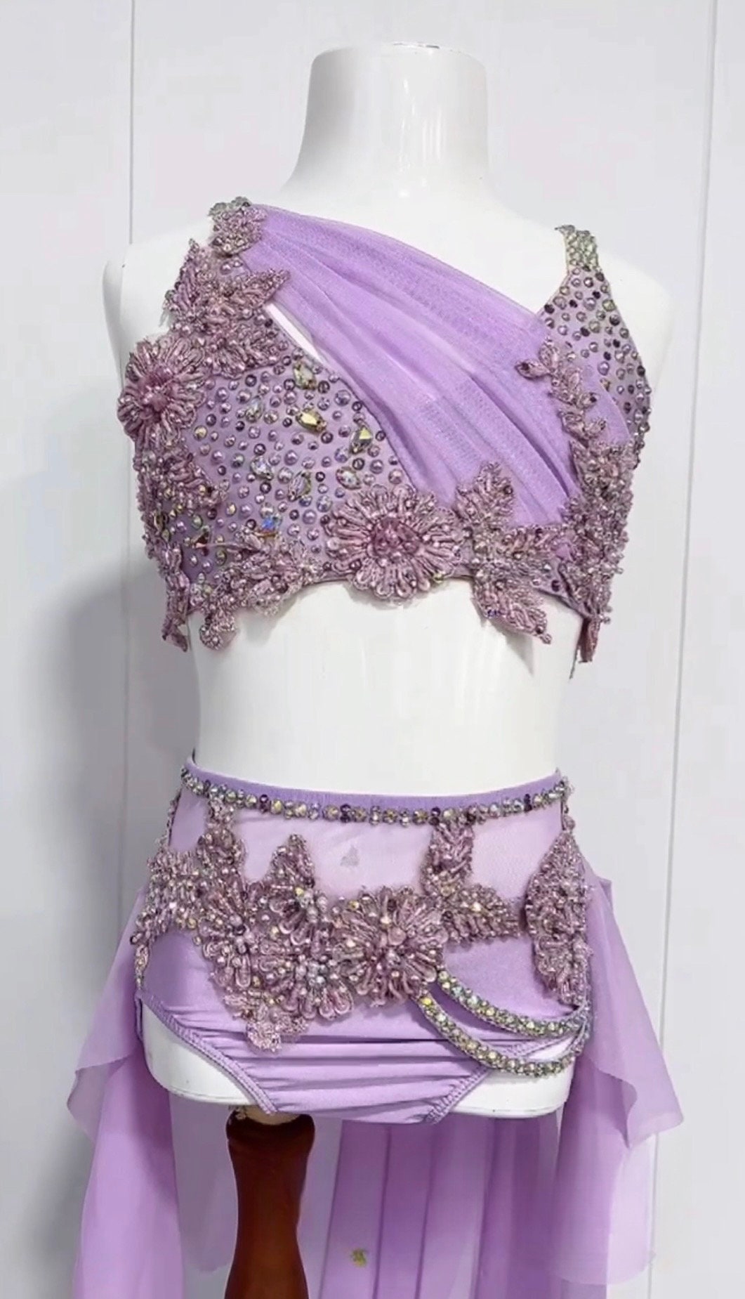 Lila Lyrical Tanzkostüm Für Damen – Elegantes & Bequemes Performance-Outfit Mit Pailletten