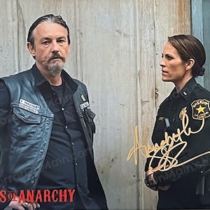 Annabeth Gish *autographed photo* Sons of Anarchy