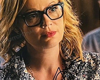 Samantha Mathis *autogrammiert* Under the Dome