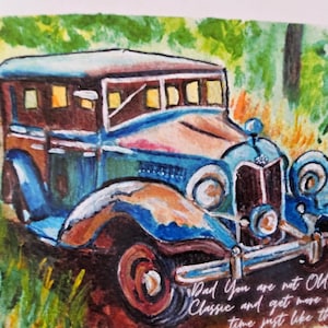 Un coche clásico, rústico y antiguo impreso a partir de arte. En la pintura descolorida se desarrollan viajes de amor, feliz día del padre al conductor de los sueños.