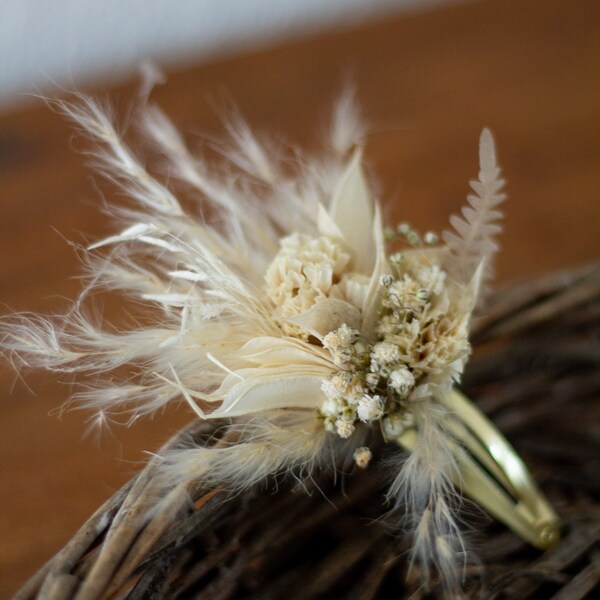 Pince à cheveux en fleurs séchées