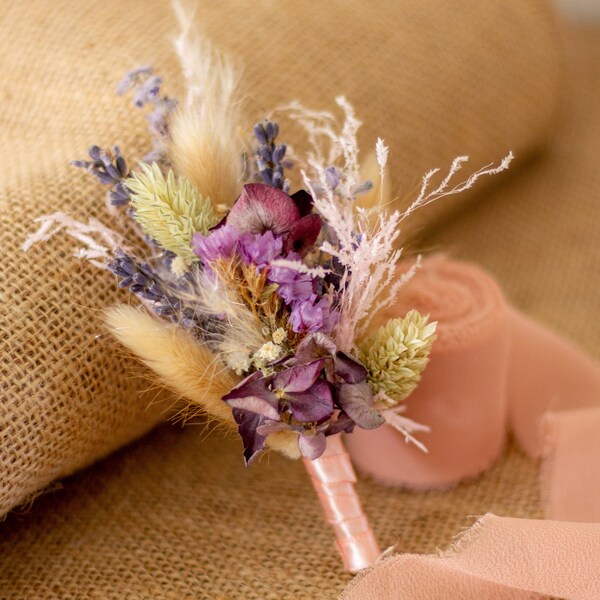 Boutonnière en fleurs séchées