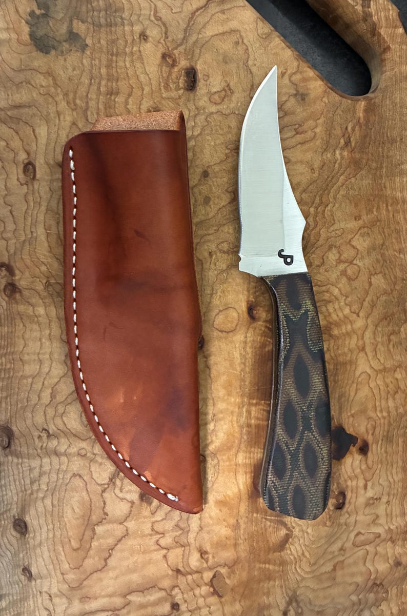 Sharp finger style skinning knife bild 2