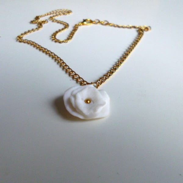 collier pendentif "fleur" porcelaine