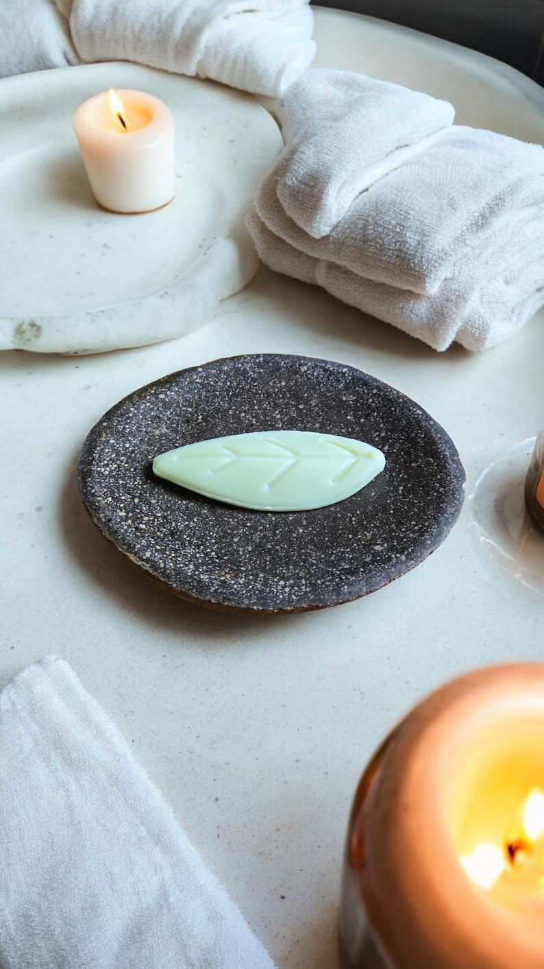 YukaLiving River Stone Soap Dish